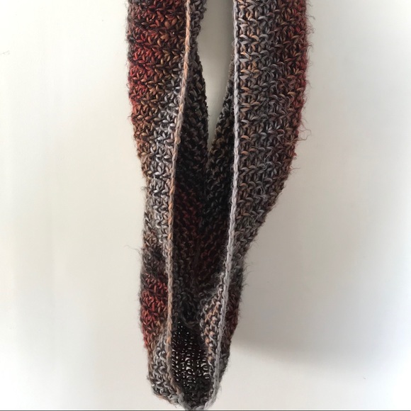 Chunky Knit Infinity Scarf - Picture 2 of 3